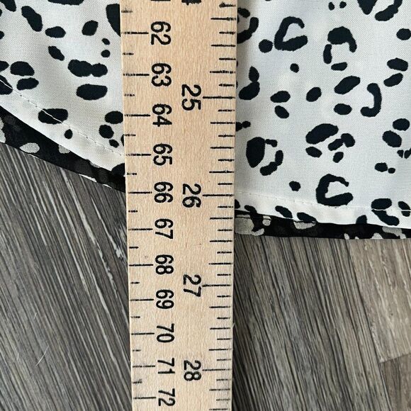 ZOA New York Silk Blouse Animal Print Size Small - Picture 11 of 13